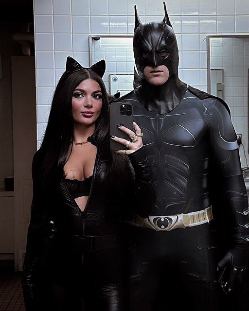 efimerolvido's tweet photo. #BLACKPANTHER #DEADPARTY 🦇
Fotos del recuerdo con la gatúbela más hermosa.🐈⬛ https://t.co/PRz9UMxwrg