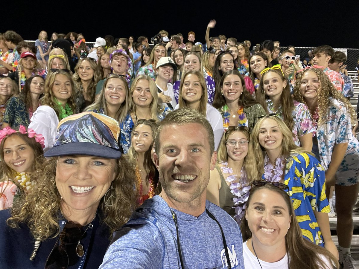 mrj8cobson's tweet photo. Fun Crew out supporting their fellow Spartans tonight! https://t.co/hPJw5NMVmw