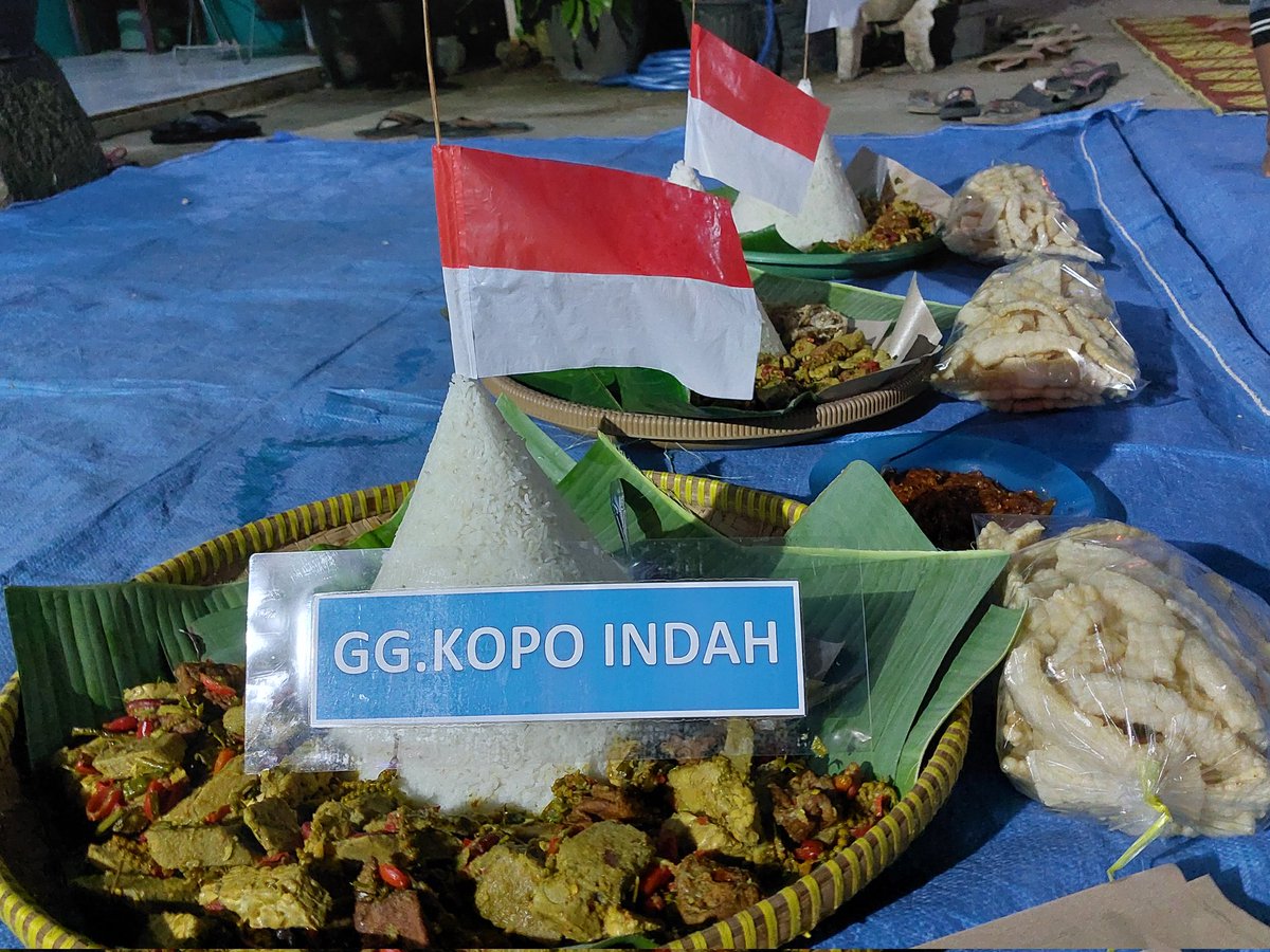 anakdaya's tweet photo. Momen Kemerdekaan bisa juga memerdekakan pola fikir dan tindakan kita.. 
Nama Gang yg dari dulu tidak berujud skrg diwujudkan dan ditetapkan
#Gg.Kopo_Indah
#Pegiringan
#Pemalang
#JawaTengah https://t.co/6eI5X4QrEF