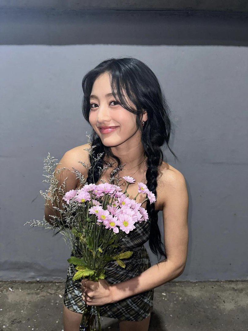 jihyosource's tweet photo. the girl of my dreams https://t.co/58rUXbFKr9