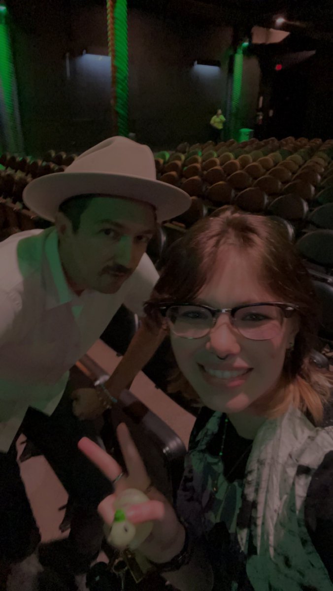 boxxedkit's tweet photo. The show was totally fucking awesome, still can’t believe this happened @wearewatcher https://t.co/75yMnZlT20