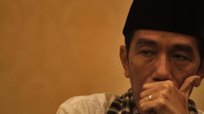 Di masa masa akhir jabatan Presiden, mereka yang membenci Pak Jokowi semakin masif menyerang beliau.. Baik sebagai Presiden maupun sebagai pribadi. Sementara para pendukung beliau dulu malah sibuk saling klaim jika Telunjuk JOKOWI mengarah kepada capres yang mereka dukung..…