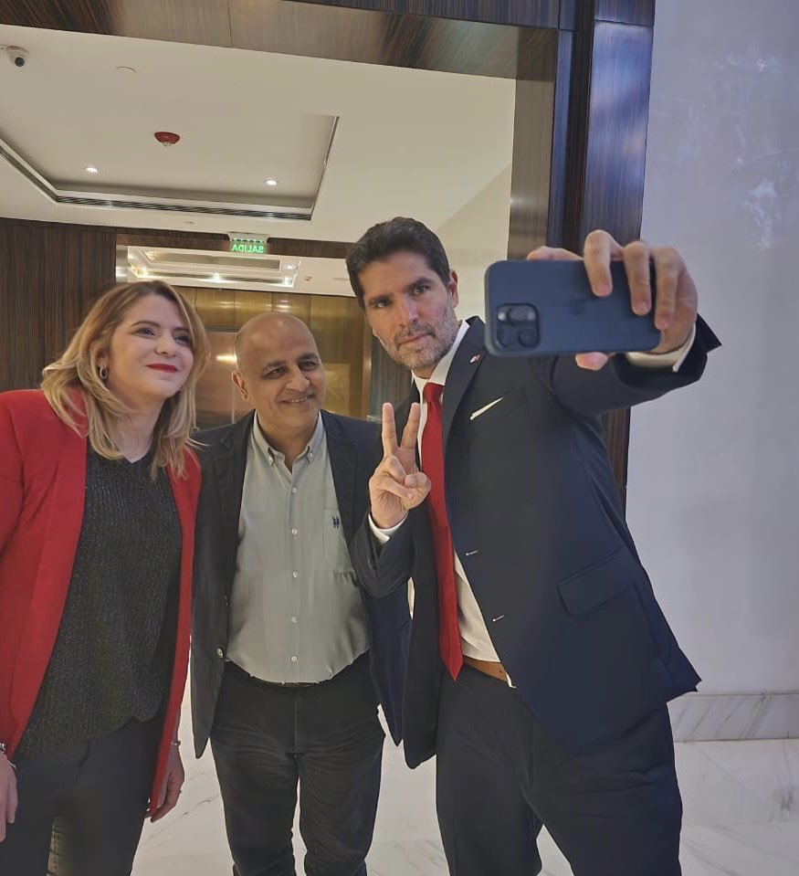 jaelojuel's tweet photo. El 31 de AGOSTO llega a los cines SONIDO DE LIBERTAD la película taquillera que traerá conciencia sobre una problemática oculta como lo es la trata,

Desde ACIERA estuvimos junto a su productor Eduardo Verástegui a quien valoramos y honramos por su lucha a favor de la vida. https://t.co/qiwqpvKVRE