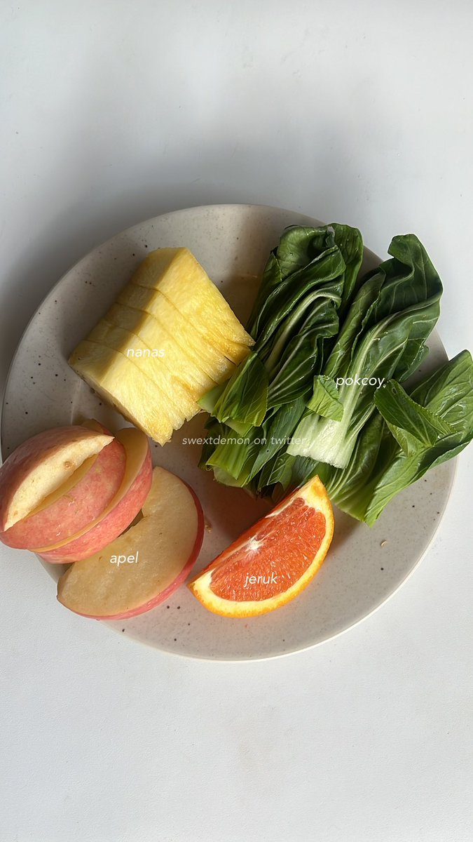swextdemon's tweet photo. ini campuran yg aku suka.

3diva (wortel, apple, tomat) bantu clear skin
kalau yg ada ijo ijo nya bantu detox usus juga, buat yg masih sering makan sembarangan coba deh sesekali consume celery juice buat detox ususnya 🤗 https://t.co/RCJsUezc5L
