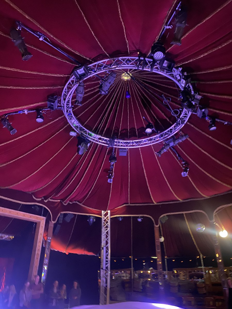 Obviously Team Cheryl was going to be racing out to the #edfringe big top &amp; this is the second day in a row of openly crying at the circus 🥹🎪❤️💋 Don’t miss Brave Space or Afrique en Cirque - they make the impossible look easy over and over!! 🪄🧚‍♀️