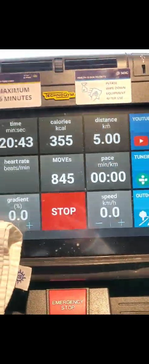 commando42's tweet image. 5k under 21 minutes. I have ran 5k almost everyday to get my time down. Mega happy with that time. Next goal. Under 20 🤙🏼🏃