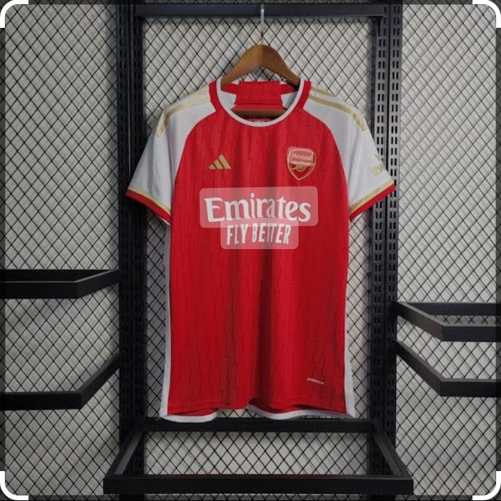 All arsenal fans retweet 400 nipate hii Jersey ASAP