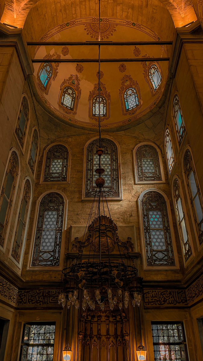 HeyNinooo's tweet photo. Eyüp Sultan Mosque Istanbul, captured by me. https://t.co/oV7bS0vaN8