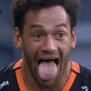 BadlyDrawnRL's tweet image. API DAYS! 😜 🐅 🏉 

AKA

The face Wests Tigers made when the ball bounced off the crossbar and went through the posts 

#ApisaiKoroisau
#ApiDays
