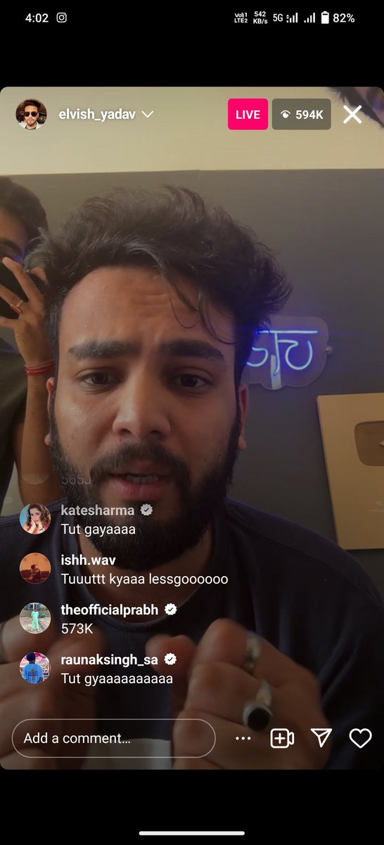 Rishikanjoli's tweet photo. Live watching check kro guys @ElvishYadav bhai ki #ElvishYadav𓃵 #ElvishArmy #bbottwinner #biggbosswinner https://t.co/sHpV4uprm5