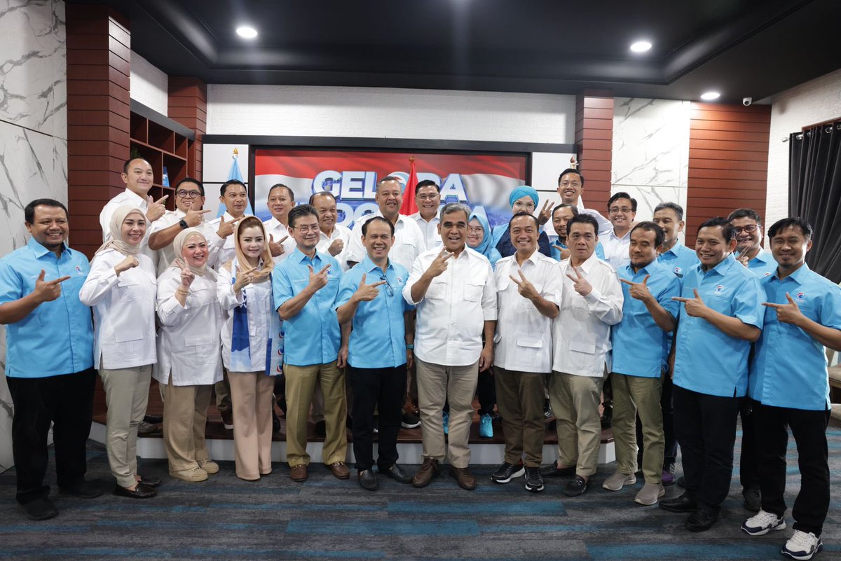 Persiapan deklarasi dukungan penuh <a href="/partaigeloraid/">Partai Gelora Indonesia</a> kepada Pak <a href="/prabowo/">Prabowo Subianto</a> pada Pilpres 2024.

#prabowo #prabowosubianto #prabowopresiden2024 #prabowountukindonesia #gerindra #partaigerindra #partaigeloraindonesia #kkir #prasetyohadi #ketuaokkgerindra #anggotadprri #fraksigerindra