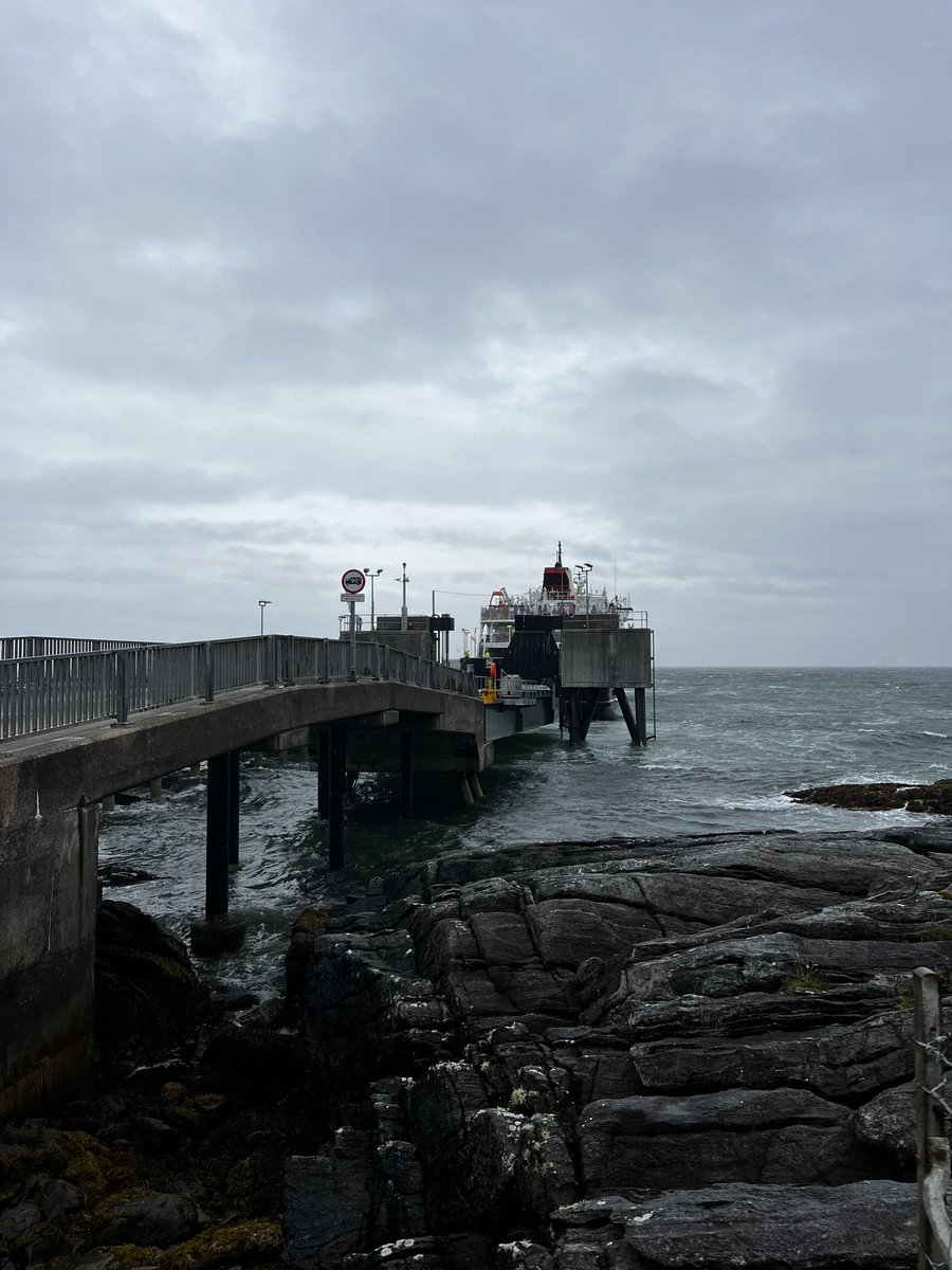charliemb2's tweet photo. @CalMacFerries  very impressive seamanship to get into coll today well done https://t.co/wUowpbKZUC
