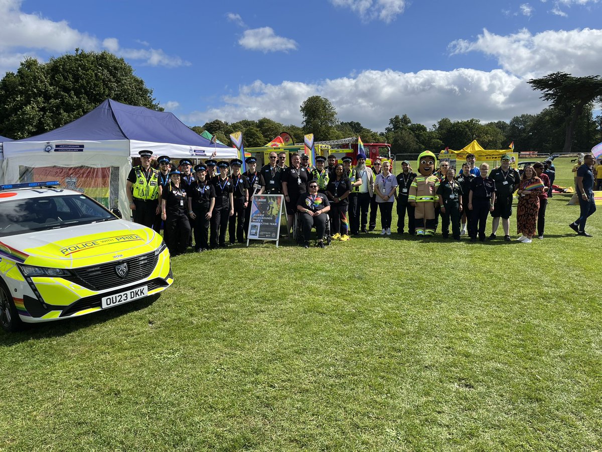 Great emergency services turn out at <a href="/HertsPRIDE/">Herts Pride</a> today <a href="/EastEnglandAmb/">EEAST Ambulance Service</a> <a href="/HertsPolice/">Herts Police</a>LGBT @HertsPolice <a href="/HFRS/">Herts Fire & Rescue</a>