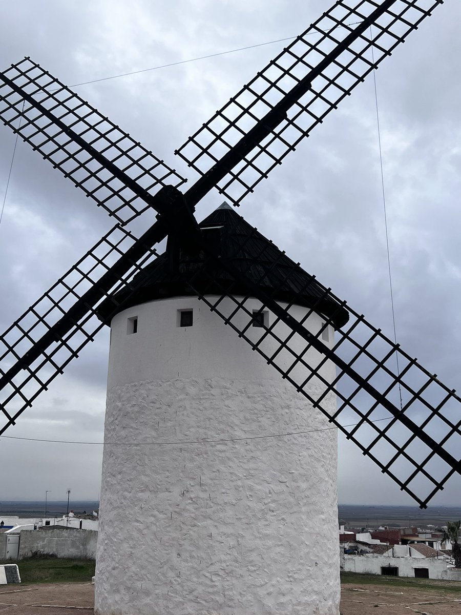 ¡Felicidades a mis vecinos de <a href="/CampodeCriptana/">Campo de Criptana</a>! 🌍🏞️ Reconocido como uno de los pueblos más hermosos de España por la Revista National Geographic. Un lugar que cautiva con su belleza y su encanto único! 🌟🏡 #CampoDeCriptana #CastillaLaMancha
