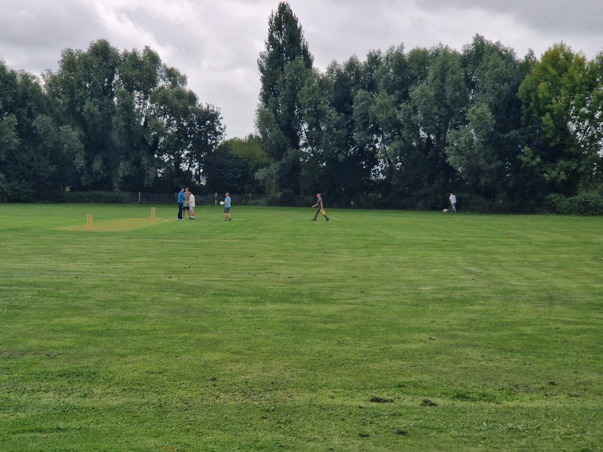 Last home game of the season as we welcome <a href="/EastnorCC/">Eastnor Cricket Club</a> 2nds
No team news today as both normal admins sunning themselves abroad and last time I checked we only had 8 players 🤷