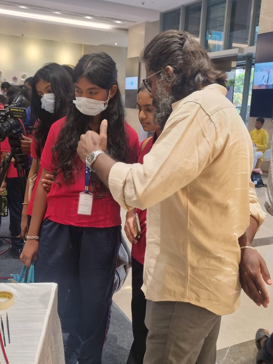 ApolloProton's tweet photo. The students of JS Global school interacted with the artists, asking intriguing questions and learnt about artistic techniques and ways of expression.
#arttherapy #apolloproton #chennai #WinningOverCancer https://t.co/ZjBQLpHMq1