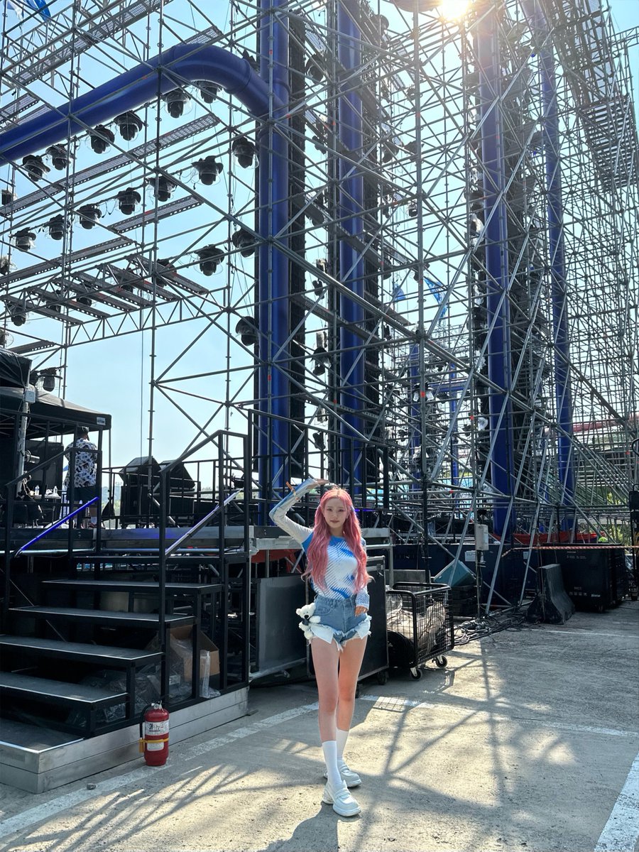h1hwiseo's tweet photo. b.stage update ♡ 

—— #H1KEY #하이키 #HWISEO #휘서 https://t.co/c8Sk3VnqHY