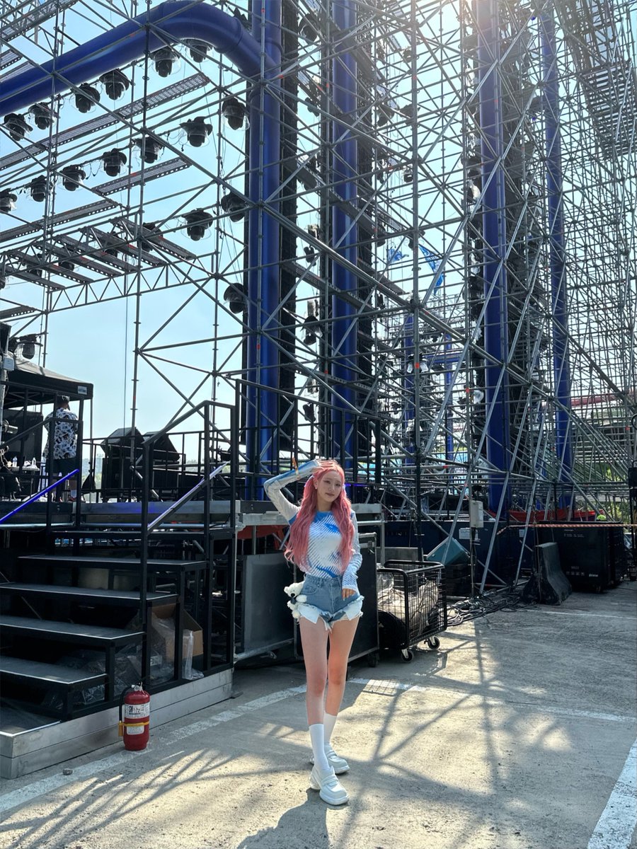 h1hwiseo's tweet photo. b.stage update ♡ 

—— #H1KEY #하이키 #HWISEO #휘서 https://t.co/c8Sk3VnqHY