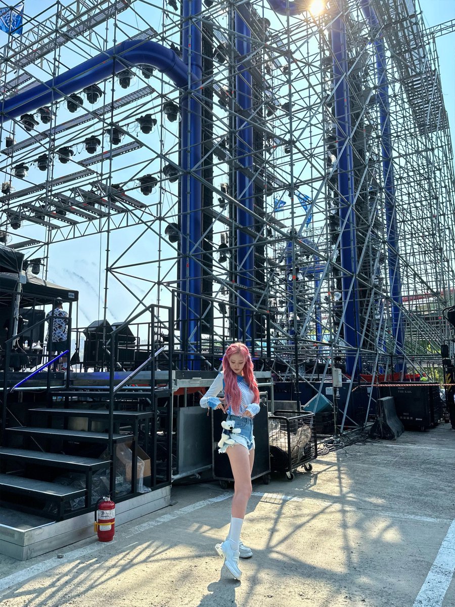 h1hwiseo's tweet photo. b.stage update ♡ 

—— #H1KEY #하이키 #HWISEO #휘서 https://t.co/c8Sk3VnqHY