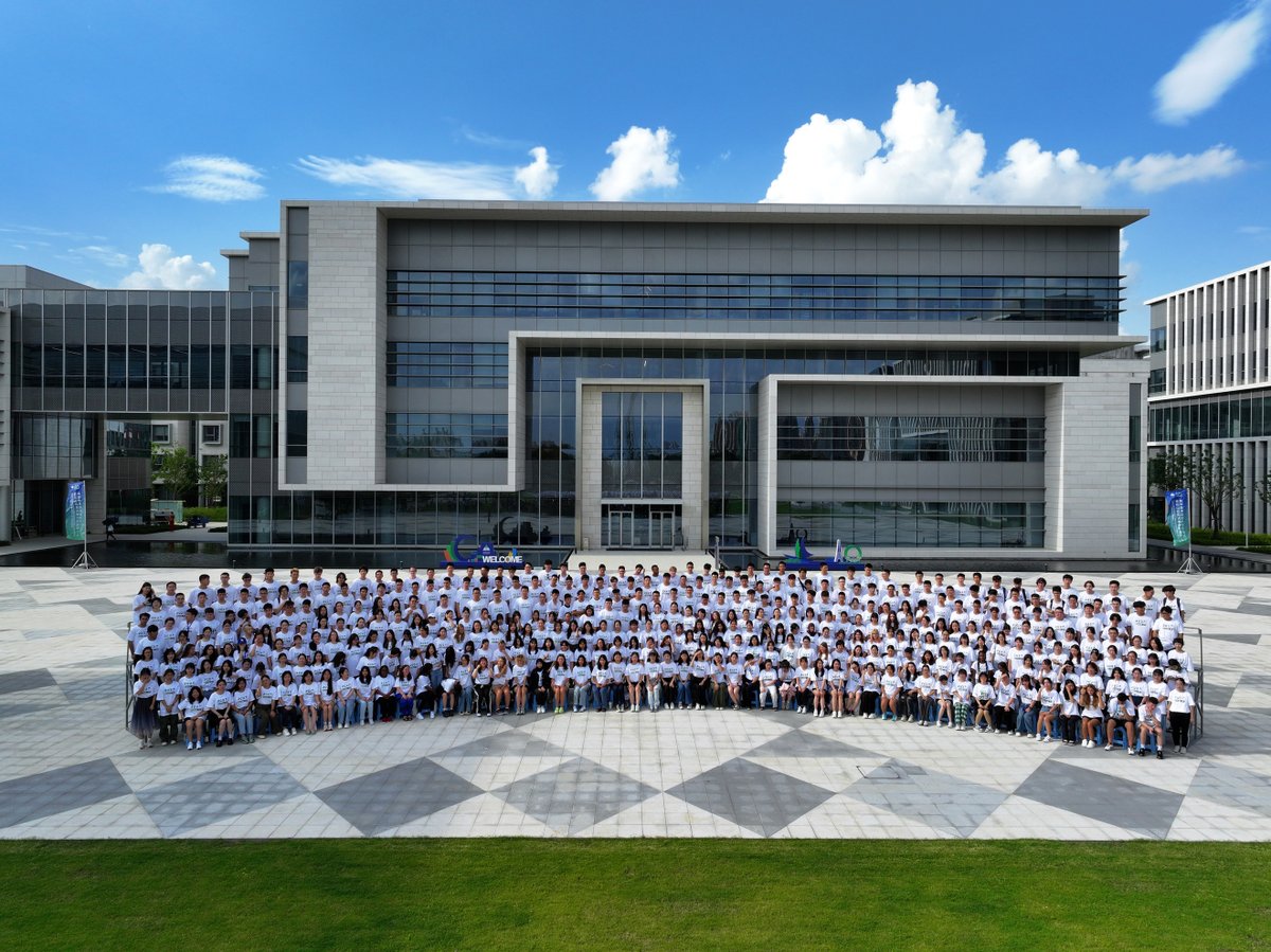 DukeKunshan's tweet photo. Enjoy these photographs from Duke Kunshan’s Class of 2027 opening convocation ceremony, which was held on August 14.
#DukeKunshan #Classof2027 #DKU2027 #studyinChina #Kunshan #openingconvocation #education #undergraduate #student https://t.co/mEVZwWsTCZ