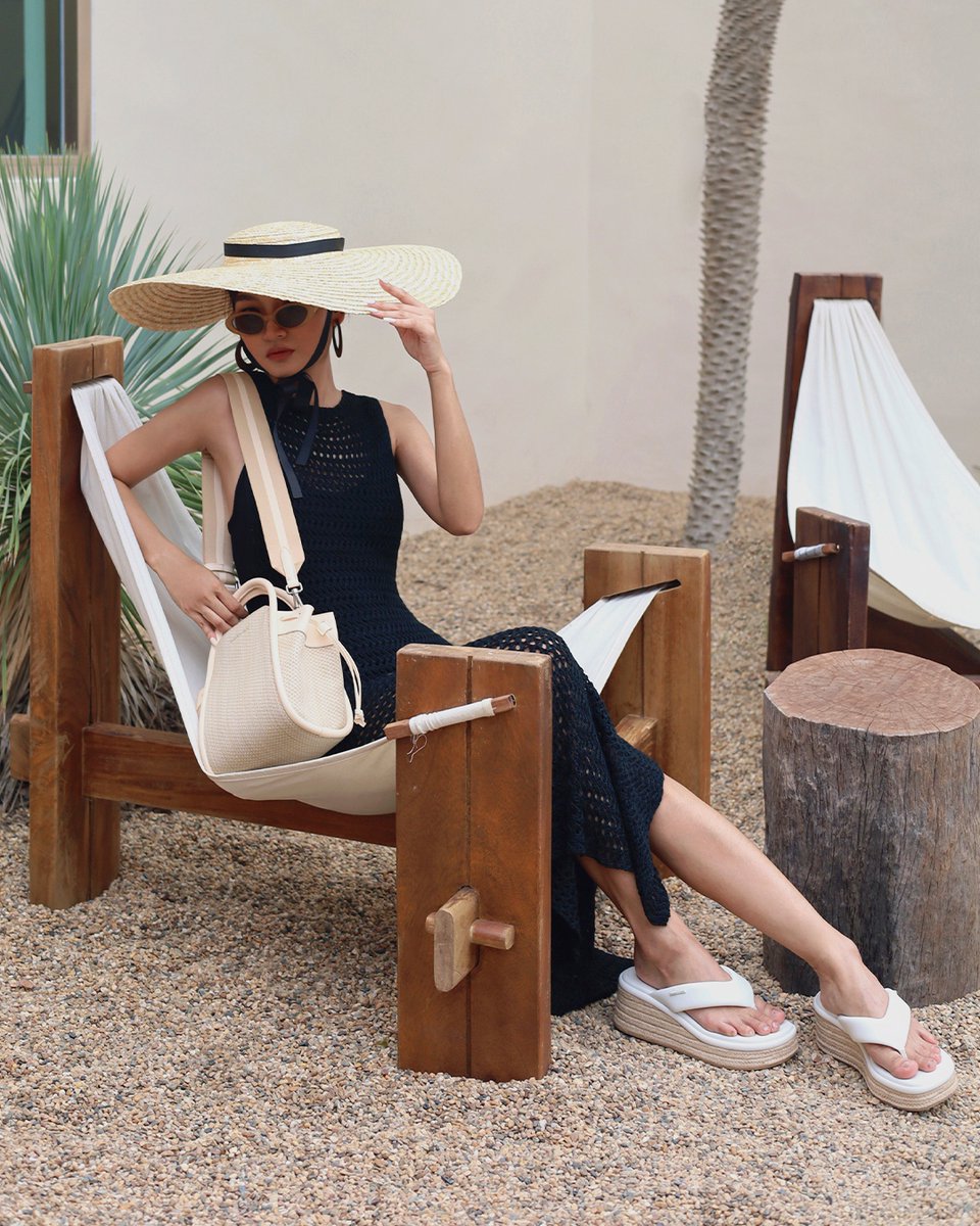 charleskeith_jp's tweet photo. Knottはアシュビー ラフィアトートバッグとエスパドリーユ トングサンダルでコーディネートに夏らしさを演出。
- バッグ
https://t.co/f0wJ4IKsxg
- サンダル
https://t.co/gFREFllNpO
#SummersCalling
#CharlesKeithSS23
#ImwithCharlesKeith https://t.co/orr3oYboVM