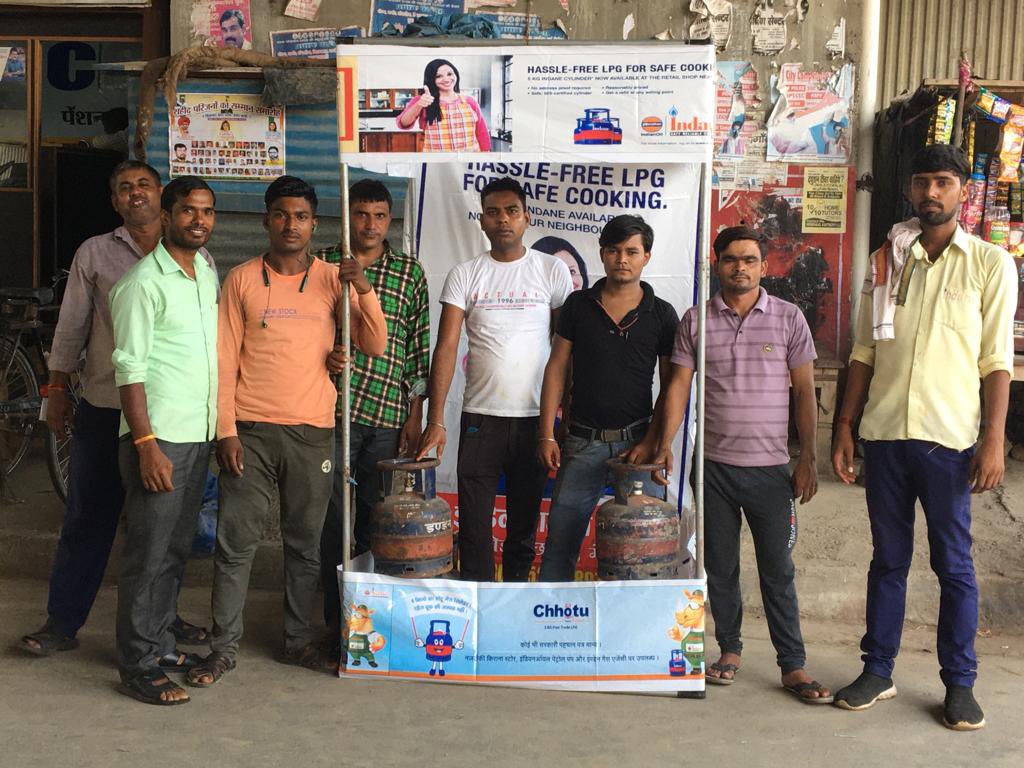 IoclAgraIDO's tweet photo. FTL camp conducted at Chachha market by Chachha IGV Mainpuri under Agra B LSA as part of weekly campaign. No address proof required. Just take it with you and refill anywhere in the country. #chottu #FTL @DirMktg_iocl @IndianOilcl @ChairmanIOCL @akadk12 @Bohrashyam2 https://t.co/d4lSSKgvu9
