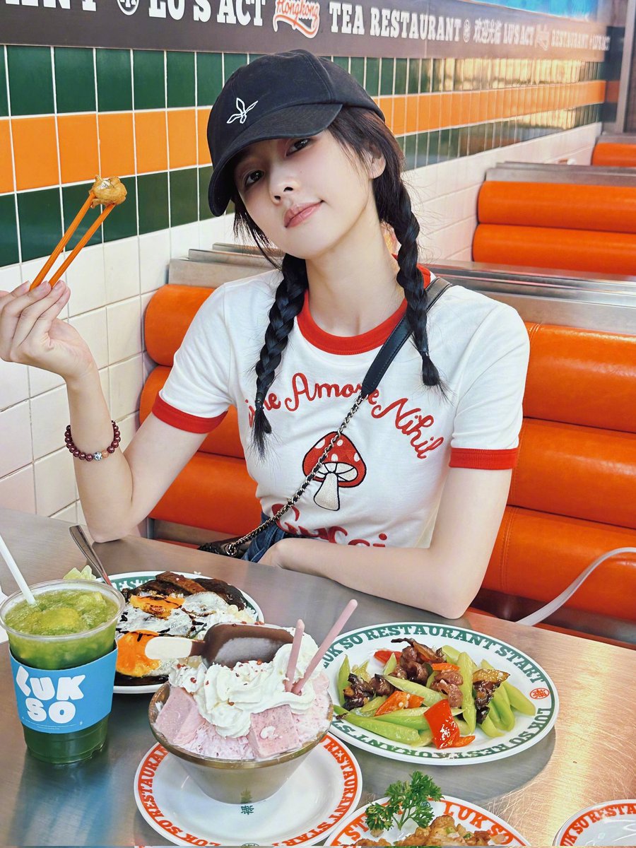 🍱🍜🍨🥤
#白鹿 #BaiLu