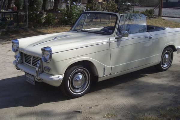 Carl's 1960 Triumph Herald - TRExp Registry #AutoShrine dlvr.it/StssG7