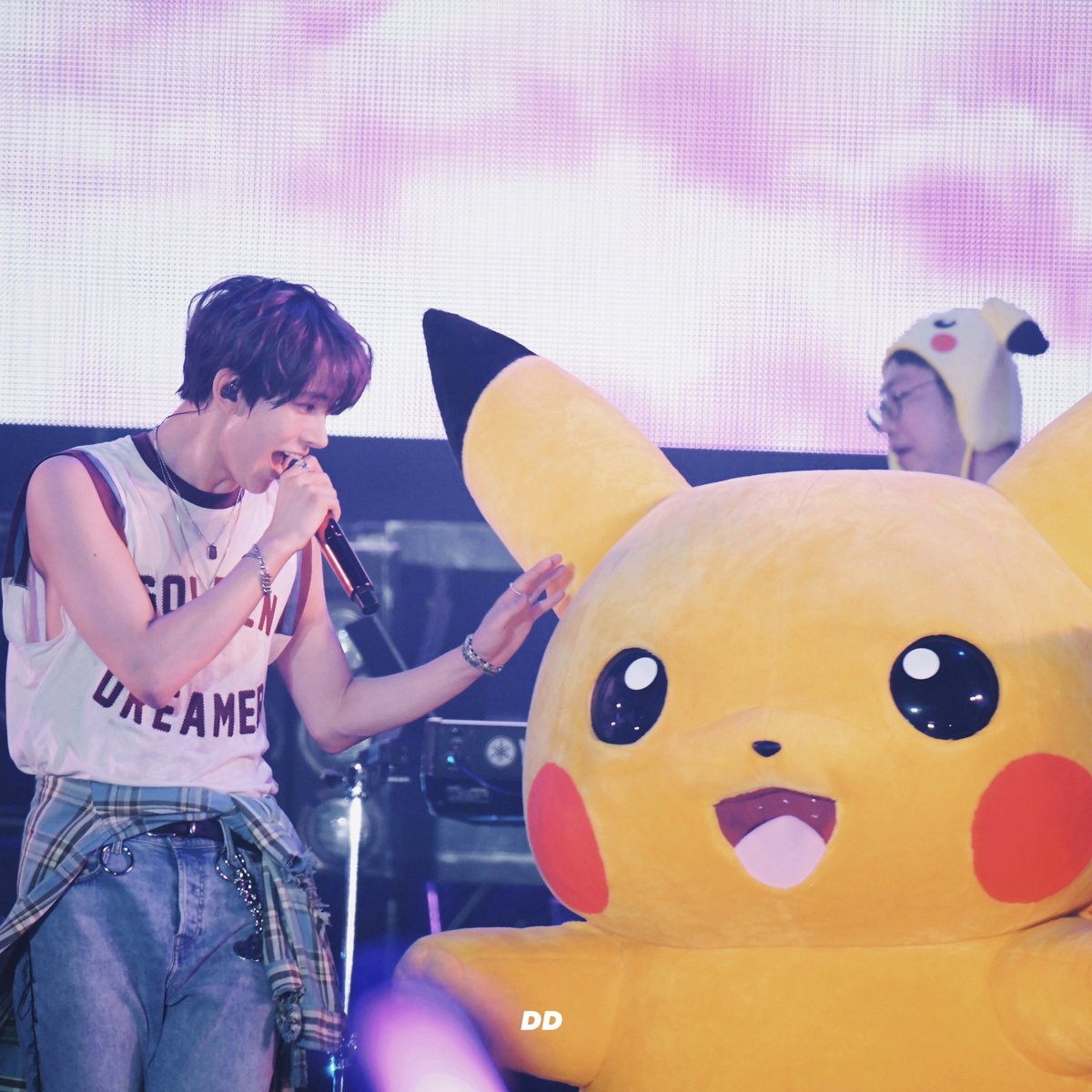 deerdiary_hs's tweet photo. 〰️ 230819 SUMMERSONIC  
신나는 히등이 짱 귀여움🥺 피카피카💛

#ENHYPEN #HEESEUNG 
#희승 #엔하이픈 #히등이 https://t.co/QX58nGnBSA
