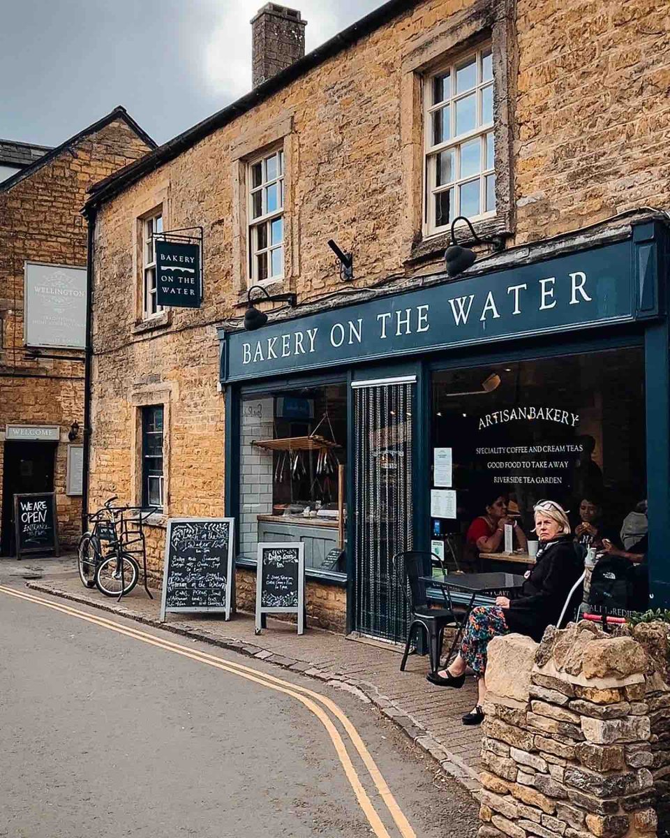 The many faces of #BourtonontheWater 
📸 @travel_withben
#discovercotswolds