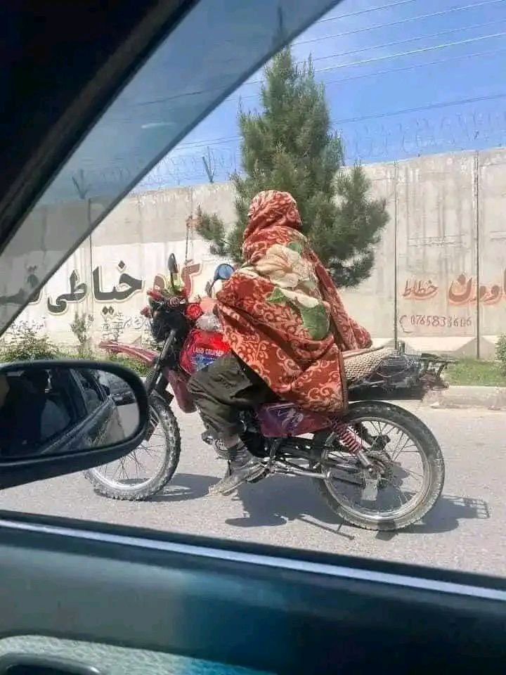 Mukhtarwafayee's tweet photo. مکان: کابل، سرای شمالی 
مقصد: به سمت ریاست برشنا
درجه هوا: ۳۱
زمان: شنبه، ۲۸ اسد https://t.co/5HbTkckFIg