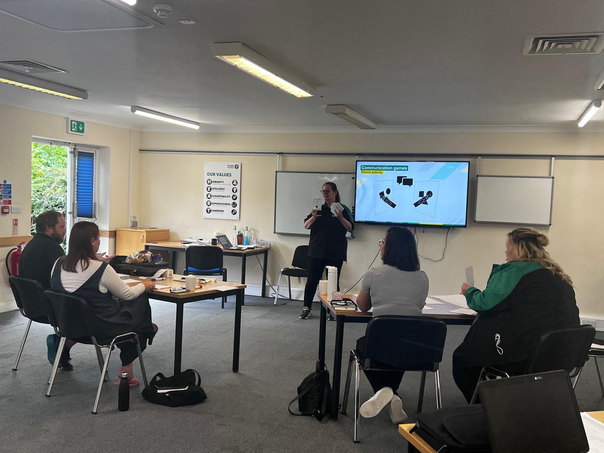 Youth Leaders completing the communication session of Youth Leader FUNdamentals course today. Lots of interesting discussions taking place #youthleader #training @SJAIntTraining <a href="/SJAYouthEng/">St John Youth England</a> <a href="/SJAYouthEng/">St John Youth England</a>