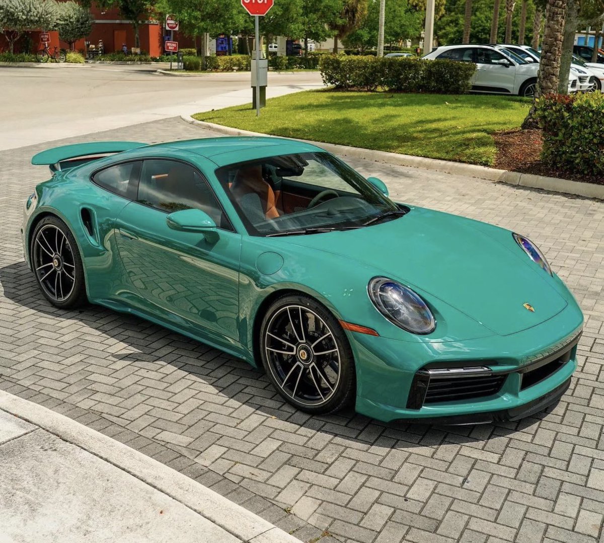 PorscheCIub's tweet photo. Paint-to-Sample Smyrna Green 992 Turbo S https://t.co/eYAaheAgoU