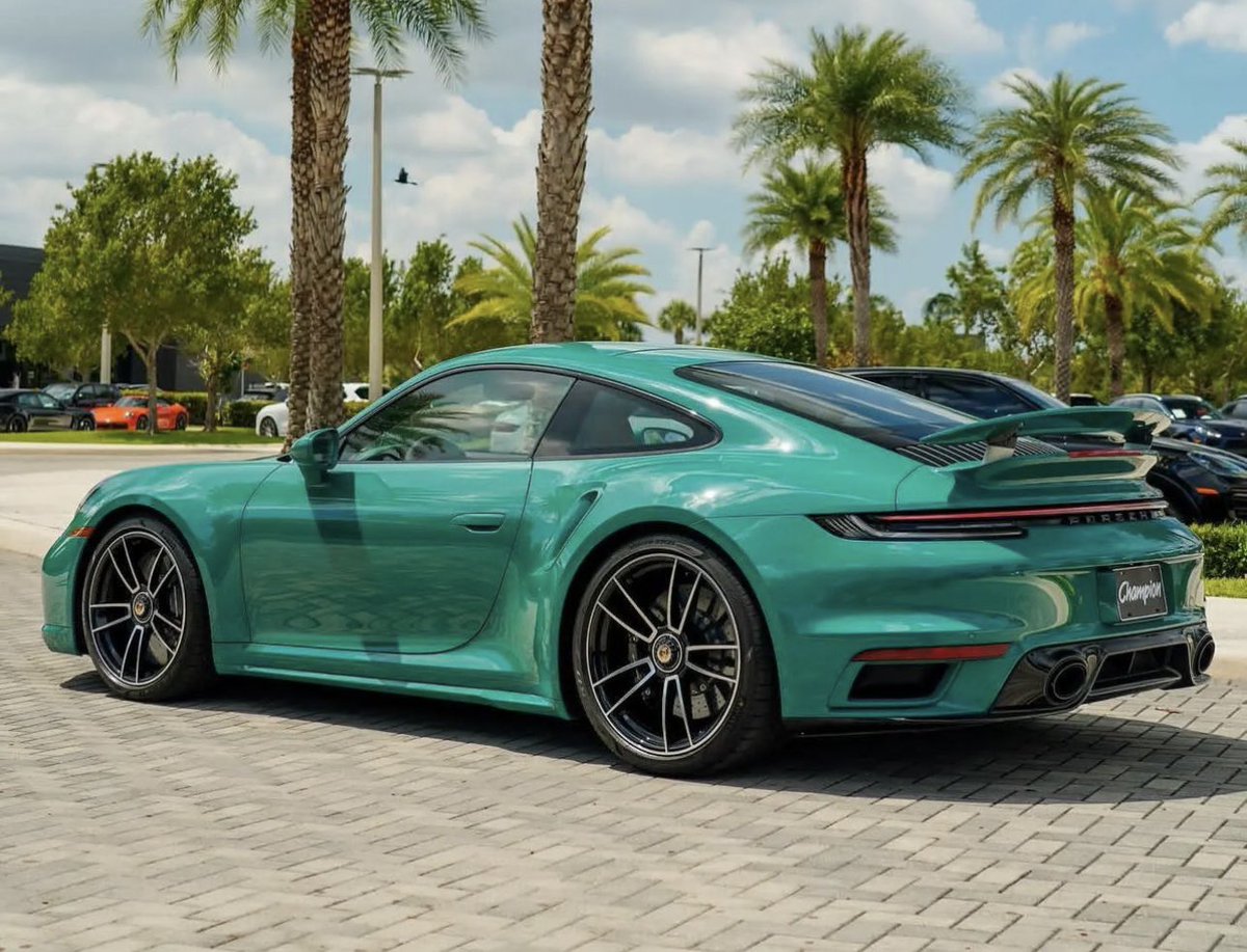 PorscheCIub's tweet photo. Paint-to-Sample Smyrna Green 992 Turbo S https://t.co/eYAaheAgoU