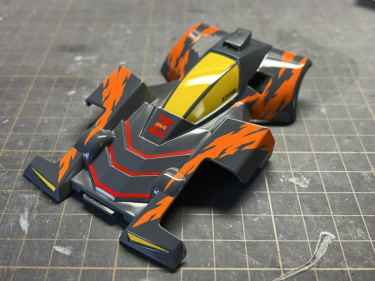 mini4wd_Q's tweet photo. 久々の投稿になりましたが、最近は再びネオトライダガーを作っていました。
今回は後方インテークを移動させるため、ウイング支柱周りを加工しています。
カラーリングなどはこの前完成したのとほとんど同じです。
#mini4wd #ミニ四駆 https://t.co/XAsvnK4muJ