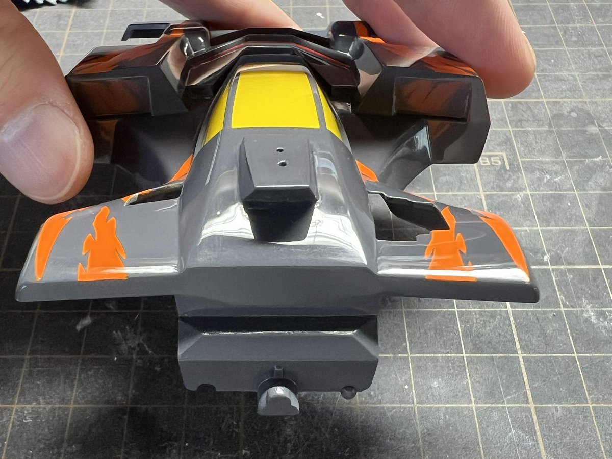 mini4wd_Q's tweet photo. 久々の投稿になりましたが、最近は再びネオトライダガーを作っていました。
今回は後方インテークを移動させるため、ウイング支柱周りを加工しています。
カラーリングなどはこの前完成したのとほとんど同じです。
#mini4wd #ミニ四駆 https://t.co/XAsvnK4muJ
