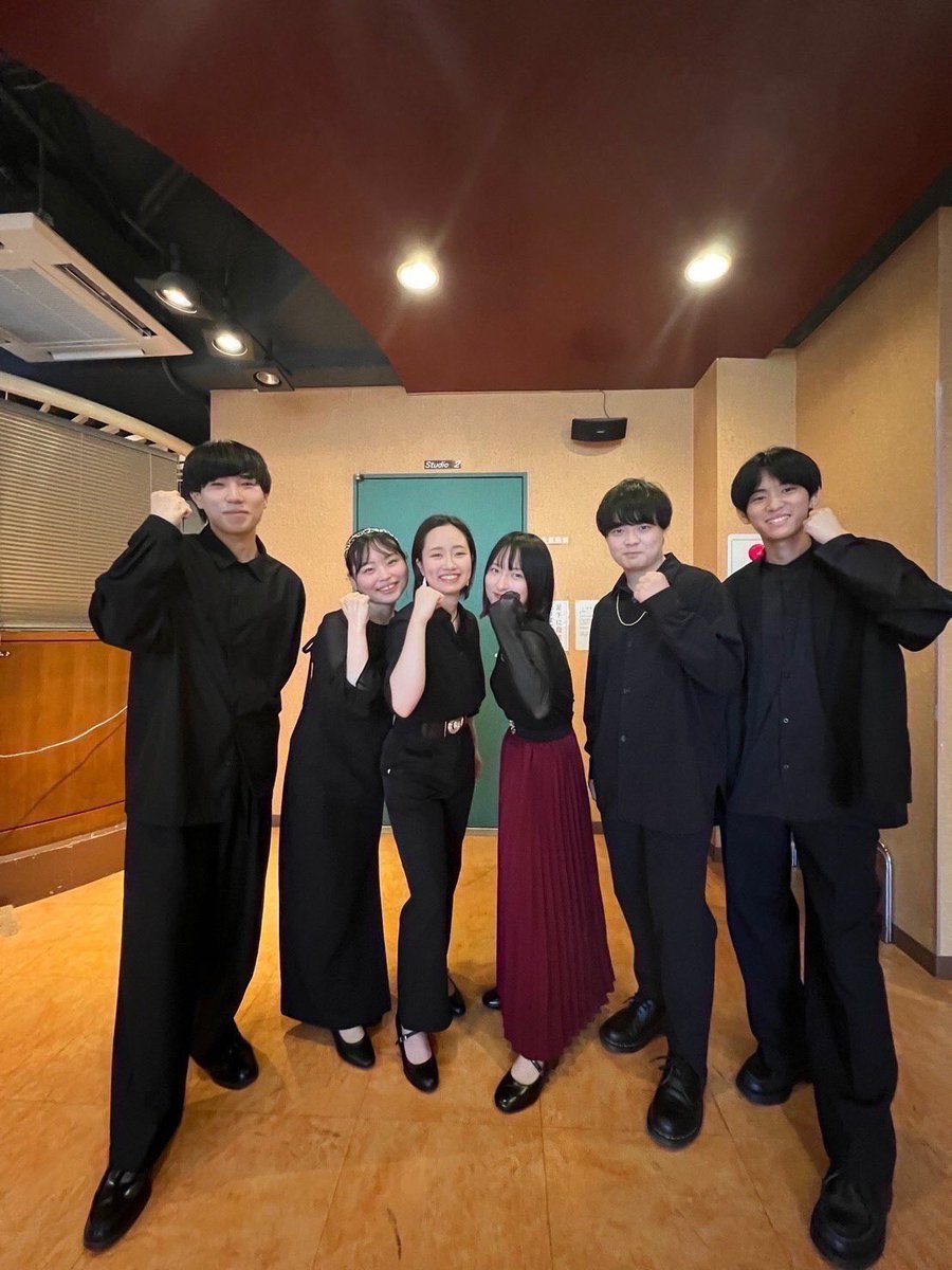 SA_Summer2026's tweet photo. ✰出演バンド紹介✰
本日はラスト3バンドを紹介👗✨
 
💃💃💃1バンド目🕺🕺🕺
【鳴音】
4年同期バンド
「4年同期バンドの鳴音です。
私たちの魂の叫びをお聴きください。」 https://t.co/CyeDWDLaop