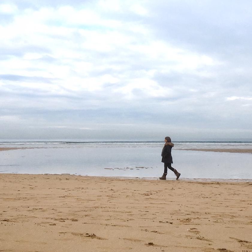 «Suele ocurrir. Uno tiene sueños, cosas suyas, íntimas, y después la vida no quiere seguir jugando contigo, y te lo desmonta, un instante, una frase, y todo se desvanece. Suele ocurrir».

#OcéanoMar
#Baricco