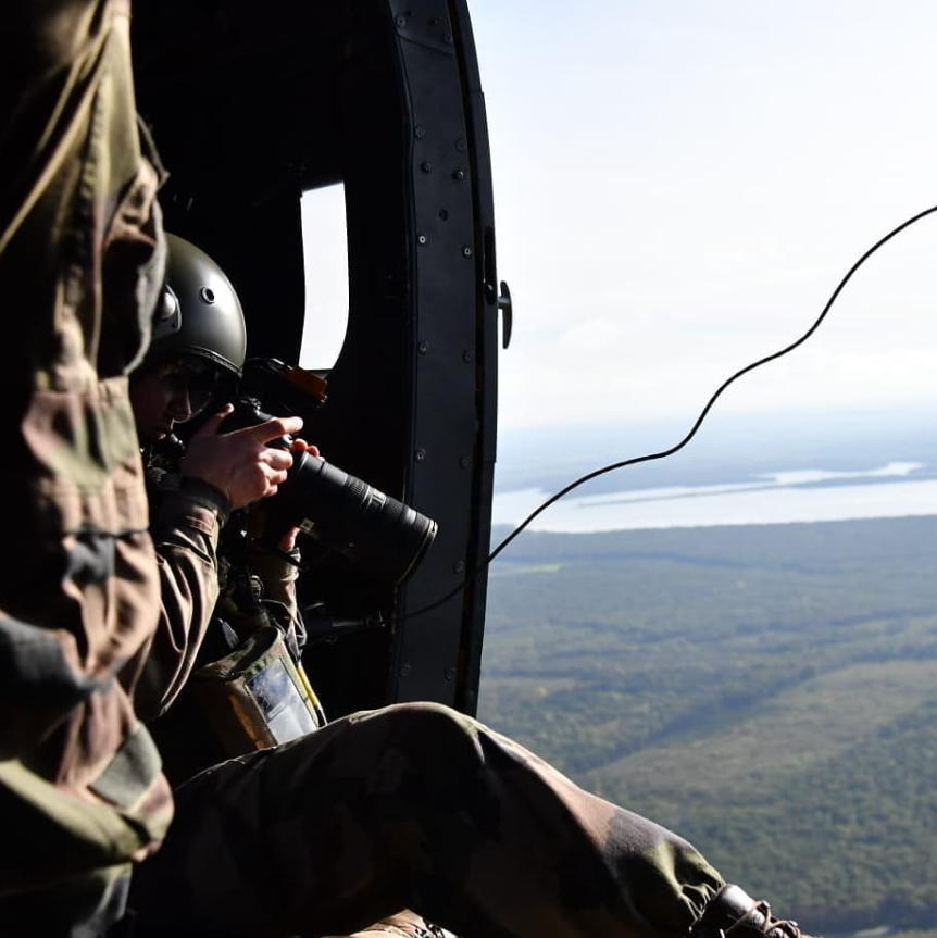 armeeszne's tweet photo. 📸 Journée Mondiale de la Photographie📸

Mettons en lumière le travail de nos photographes militaires qui capturent l'esprit et la détermination de nos forces armées au quotidien 🇫🇷

#photographie #militaire #photo #pics #ops https://t.co/Xl5jAChM9N