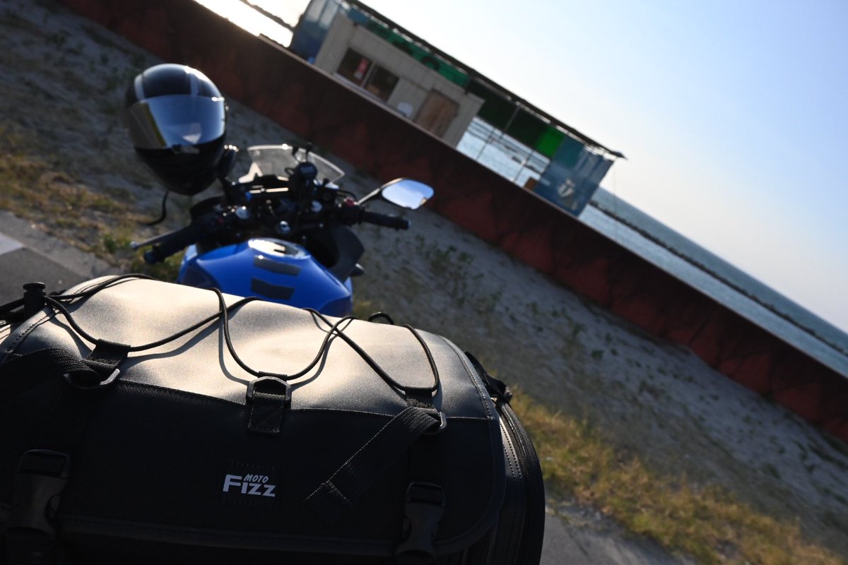 koki20021221's tweet photo. バイクとカメラの組み合わせが最強

（死ぬほど暑い） https://t.co/vfQBpN044i