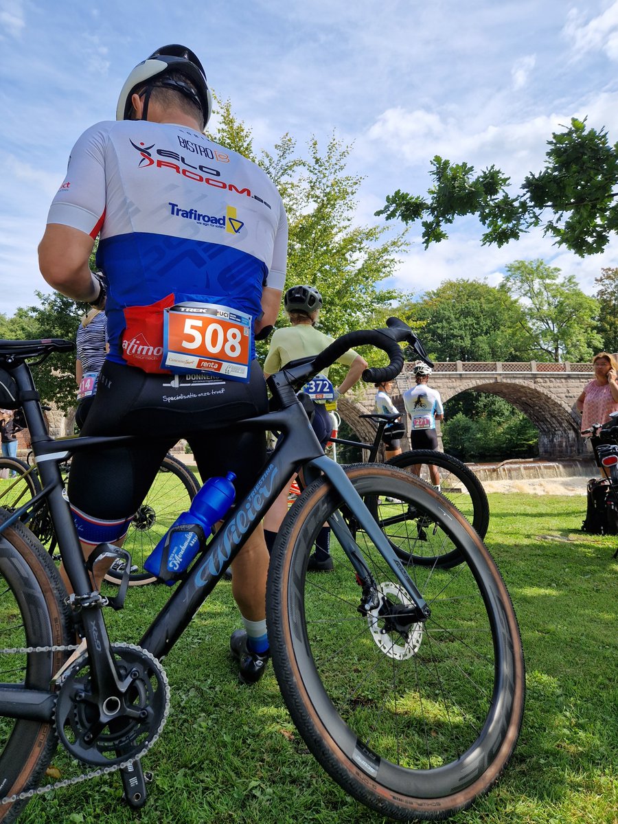Watch live action from Gravel, Grit ‘n Grind #Halmstad stage 2 19 Aug. Riders like Marianne Vos, Niki Terpstra, Laurens ten Dam, Jasper Ockeloen, Ivar Slick, Matthias Wengelin, Annika Langvad, Madeleine Nutt &amp; Mika Söderström will be racing. <a href="/UCI_cycling/">UCI</a> youtube.com/watch?v=XeJ6qc…