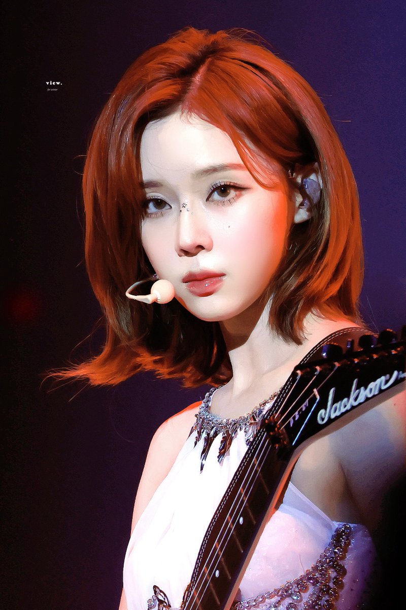 view010101's tweet image. 230818 Dallas 

🎸✨

#WINTER #윈터 #aespa #에스파