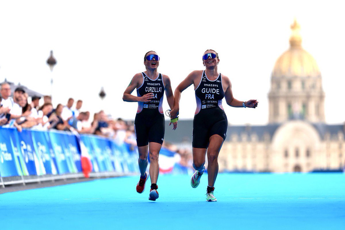 Para triathlon Test Event Paris 2023 🚺 : 

Magnifique médaille d’argent 🥈pour le tandem Annouck Curzillat-Julie Marano ! 💪👏

#paratriathlon #GoFrance 

📷 Fabien Boukla/Activ’images/FFTRI