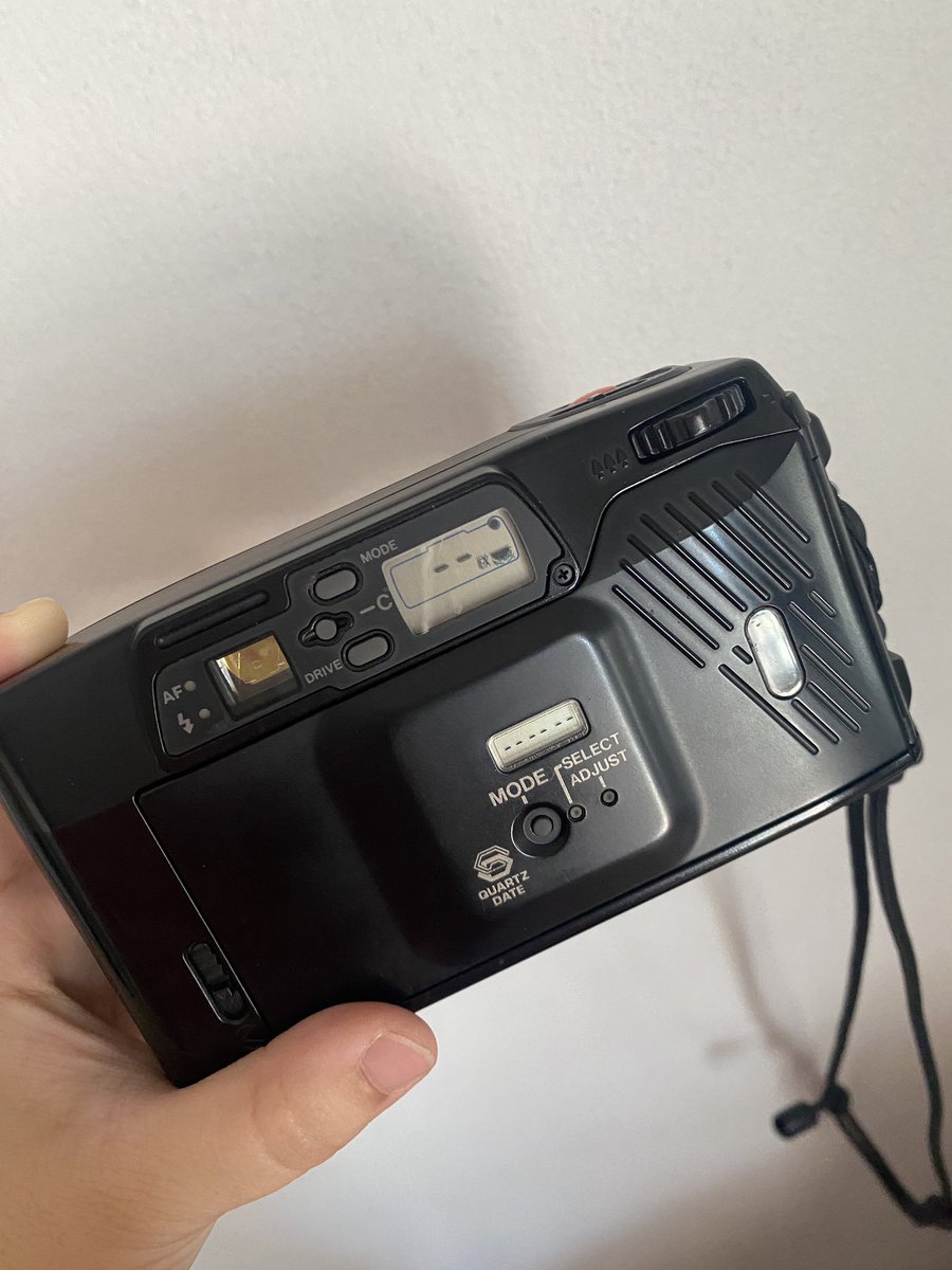 muayleejun's tweet photo. ส่งต่อ กล้องฟิล์ม pentax zoom 70X ค่า สภาพ 95% กริบมากๆ จะได้ตัวกล้องพร้อมถ่านในเครื่องและสายคล้องของ pentax  ค่ะ เลนส์ใส ภาพสวยกริบ 
ราคา: 850฿ รวมส่งค่า
#กล้องมือสอง #กล้องฟิล์ม #กล้องpentax https://t.co/qvtEAUyVVQ