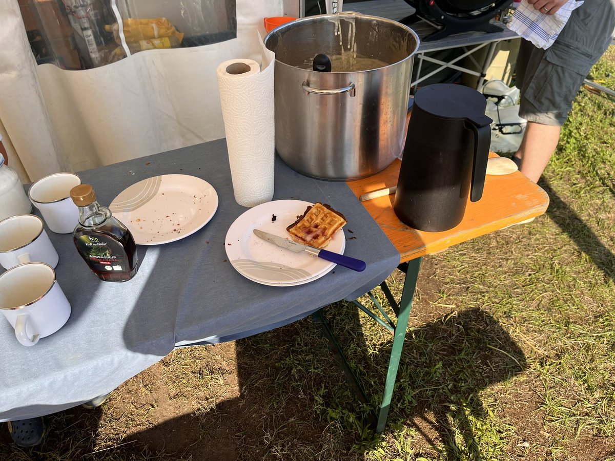 /dev/base tweet media