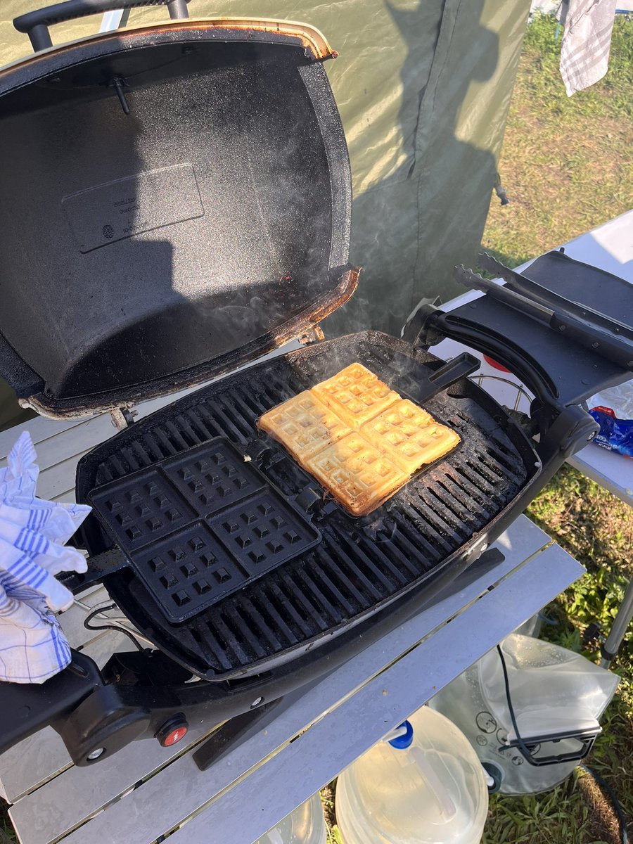 /dev/base tweet media