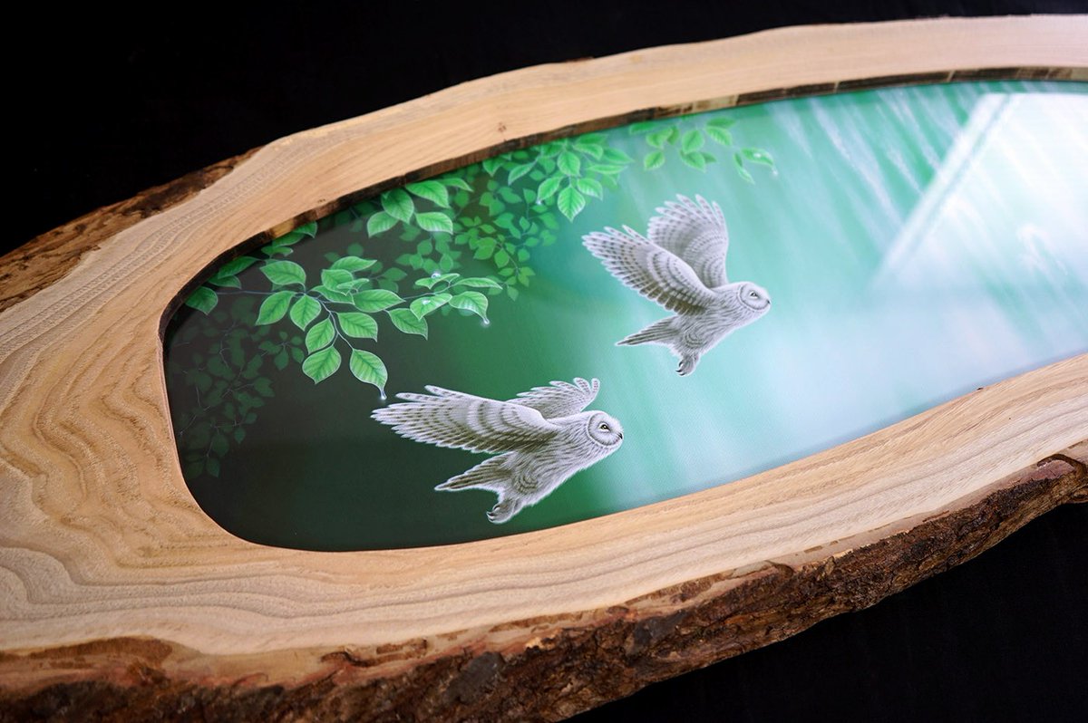 kentaro_art's tweet photo. "Fresh Green Wind" #Owls
「新緑の風」#フクロウ 原画
新緑の滝の側に2羽のフクロウが飛ぶ様子を、クリの木額に収めた作品です。
9月の神奈川、大阪で開催のジャパンアートエキスポに出品します。
#saveowls #saveforest #owlart #kentaronishino #フクロウアート #森 #滝 #画家 #西野健太郎 https://t.co/2c6TkCIZyR