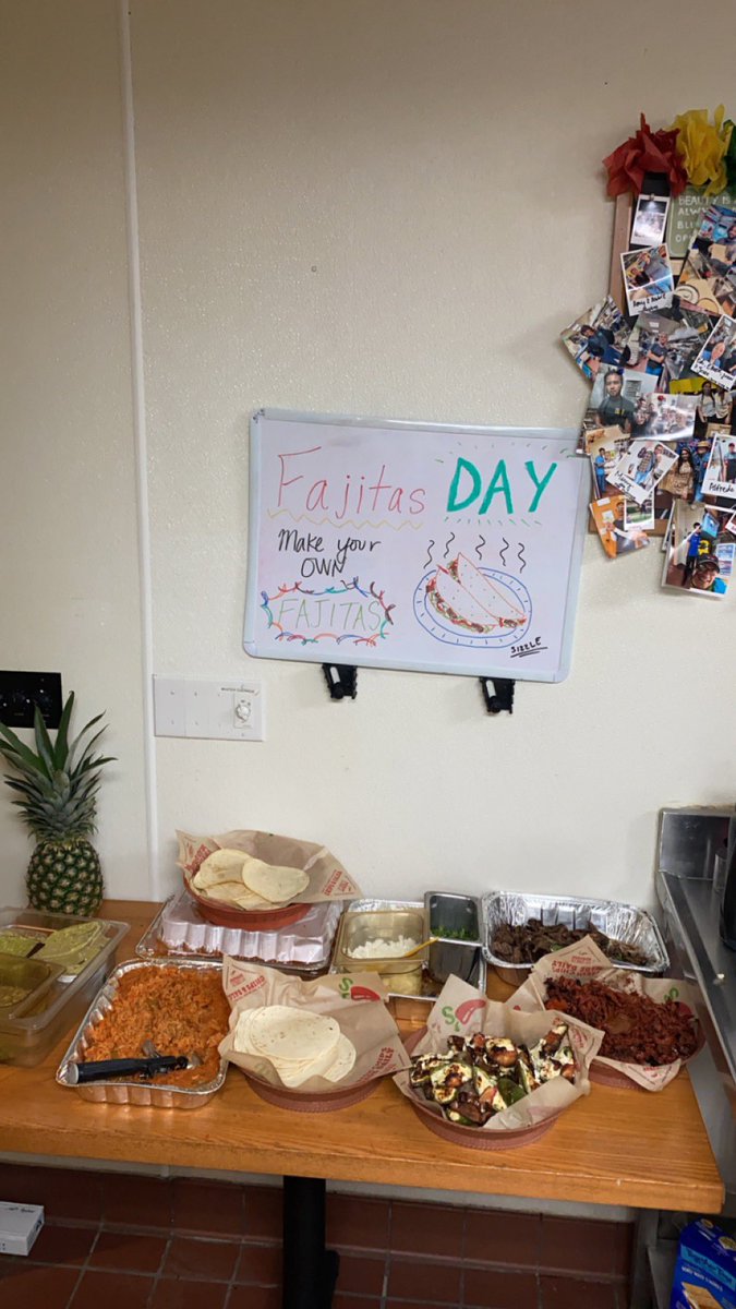 chilis01386's tweet photo. Fajita day was a success at chilis Relo! Everyone loved our build your own taco station!! 😄🔥🌶️
#CultureCalendar https://t.co/0xFOkVAb8U
