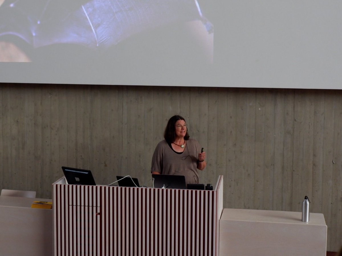 Behaviour 2023 (@2023behaviour) on Twitter photo Last plenary of an intense week: Barbara Caspers <a href="/CaspersBarbara/">Barbara Caspers</a> gave a fascinating talk on bird olfaction 🐦 #Behaviour2023 Last plenary of an intense week: Barbara Caspers <a href="/CaspersBarbara/">Barbara Caspers</a> gave a fascinating talk on bird olfaction 🐦 #Behaviour2023