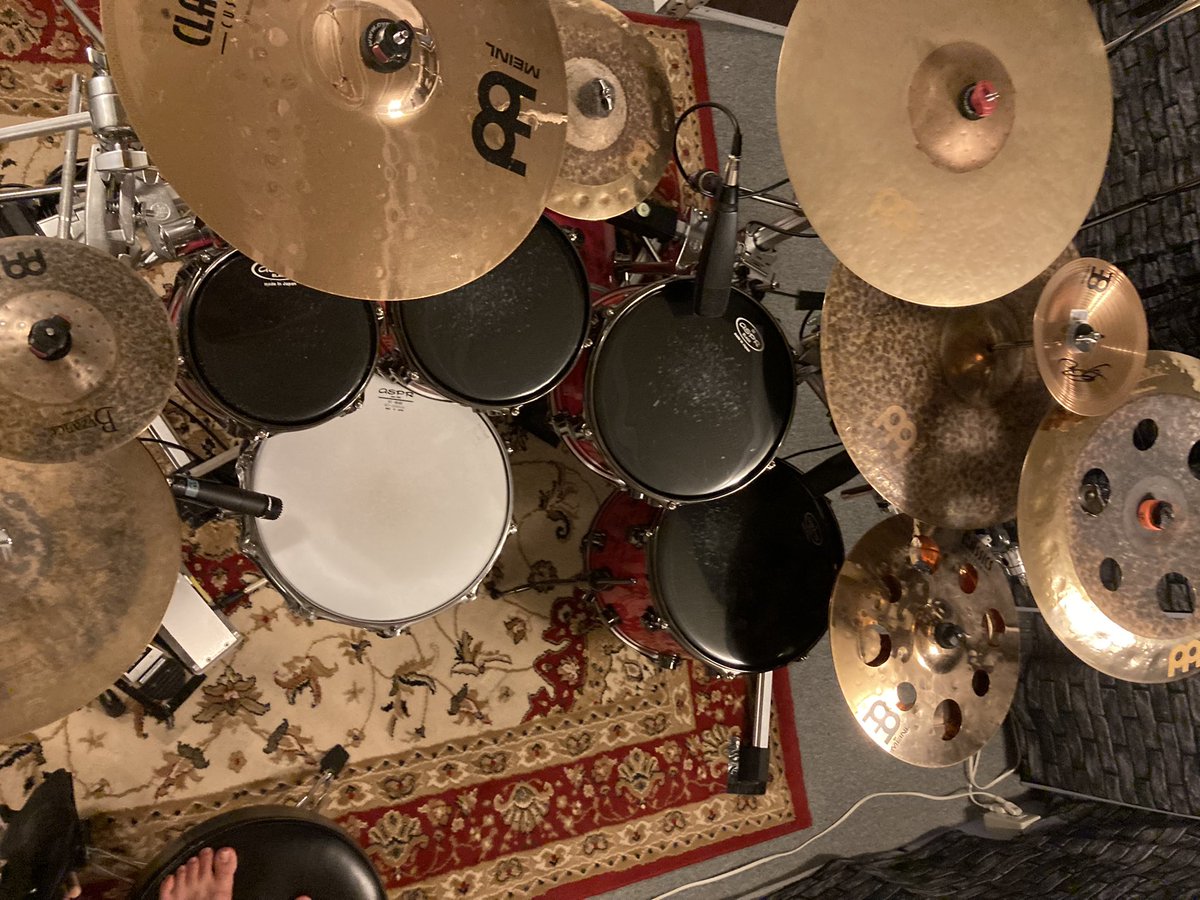 anridokodoko's tweet photo. シンバルの上にシンバルセッティングを模索してた！🥁
ほんとはクラッシュの上がいいけどこれだと長すぎるなってことでRide上にしてみたけどなんか違う(；；)

でもさっき林さんのブログ見つけてこれでいいじゃん！ってなった！感謝〜！！
https://t.co/KfIH4H32EX https://t.co/bSAu4RdEBv